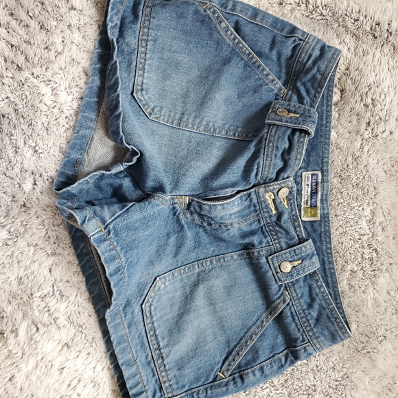 Old Navy Pants - Old navy low waist shorts